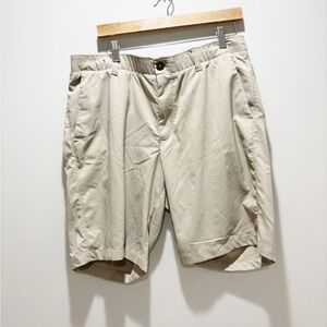 UNDER ARMOUR Men's Light Tan Khaki Golf Athletic Casual Shorts Size 38